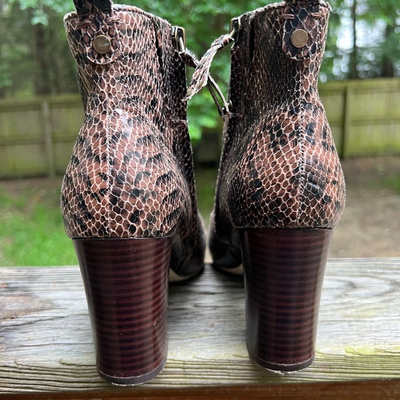 Lucca Lane Avra Brown Snakeskin Ankle Booties size 8.5 - Picture 5 of 10